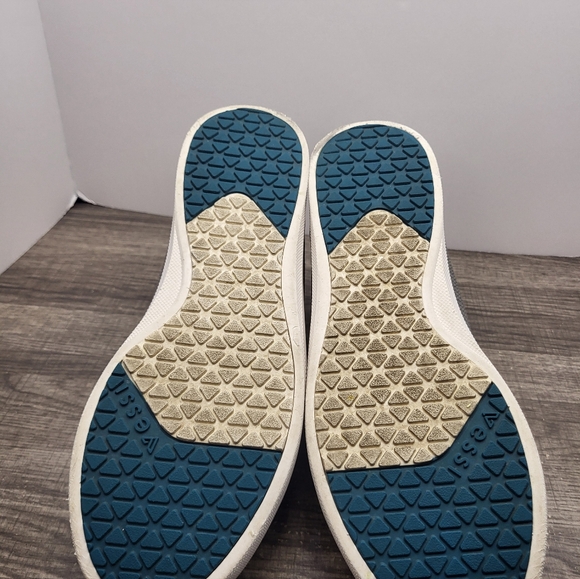 Vessi Weekend Waterproof Sneaker Concrete Grey Womens 11 Mens 10 - Picture 8 of 10